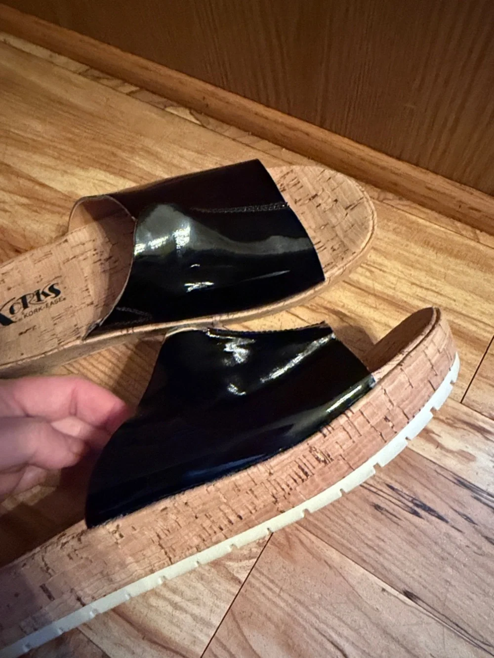 Korks by Kork-Ease Tutsi Sz 9 vegan shiny black slide sandals cork platform EUC
